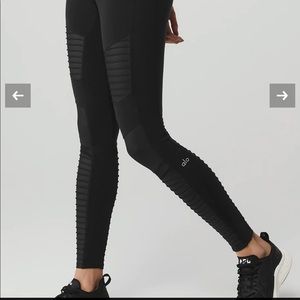 Alo Yoga Moto Leggings